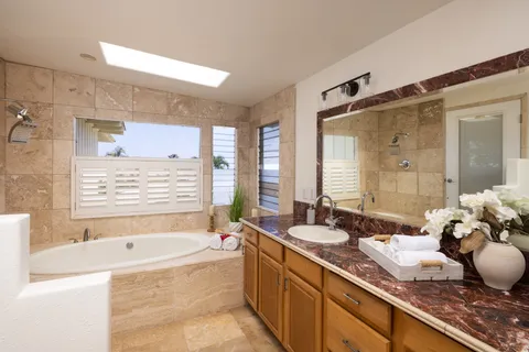 $1,072,000 | 73-1177 Ahulani Street, Kailua-Kona, HI 96740
