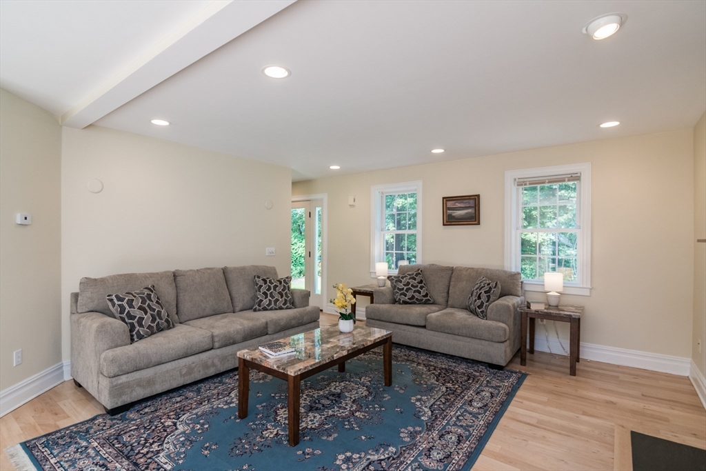 958 East Pleasant Street Amherst, MA 01002 - Photo 7 of 42 a living room with furniture and a couch