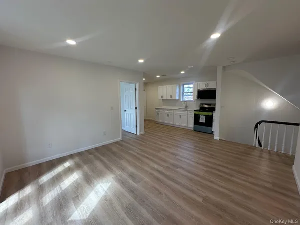 $2,000 | 38 Carroll Street, Unit 2, Poughkeepsie, NY 12601