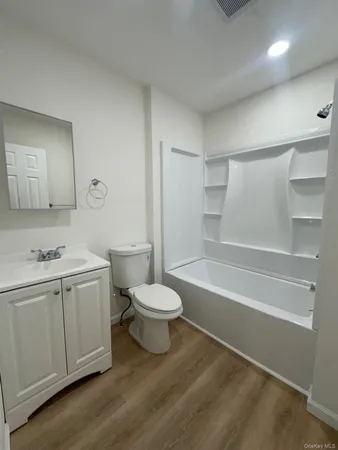 $2,000 | 38 Carroll Street, Unit 2, Poughkeepsie, NY 12601