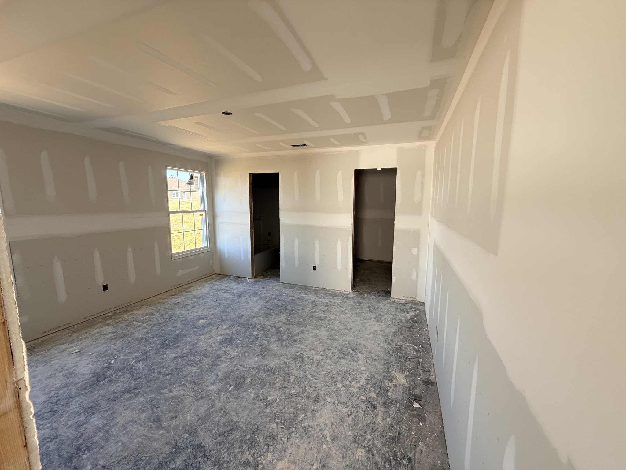 384 Ridge Street Manchester, TN 37355 - Photo 11 of 21 a view of an empty room with closet and window