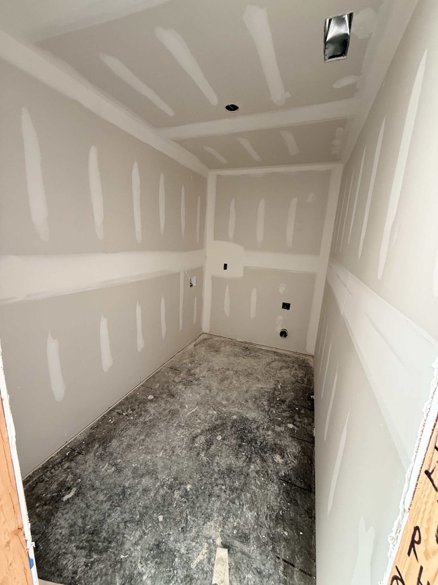 384 Ridge Street Manchester, TN 37355 - Photo 14 of 21 a view of an empty room