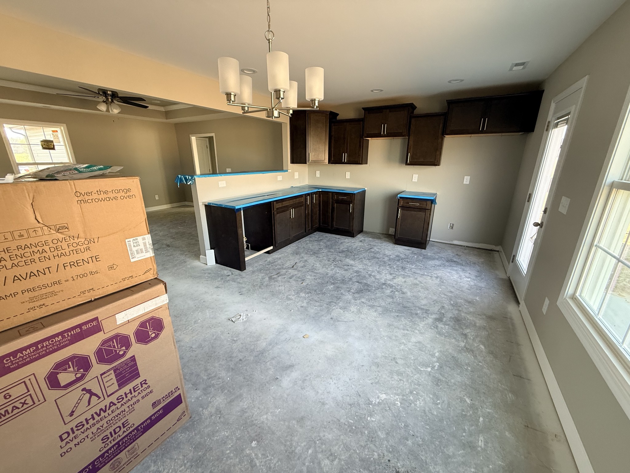 384 Ridge Street Manchester, TN 37355 - Photo 19 of 21 a bathroom with a sink a toilet a mirror and shower