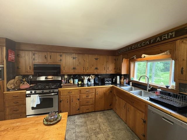 1821 Chateauguay Road Barnard, VT 05032 - Photo 10 of 57