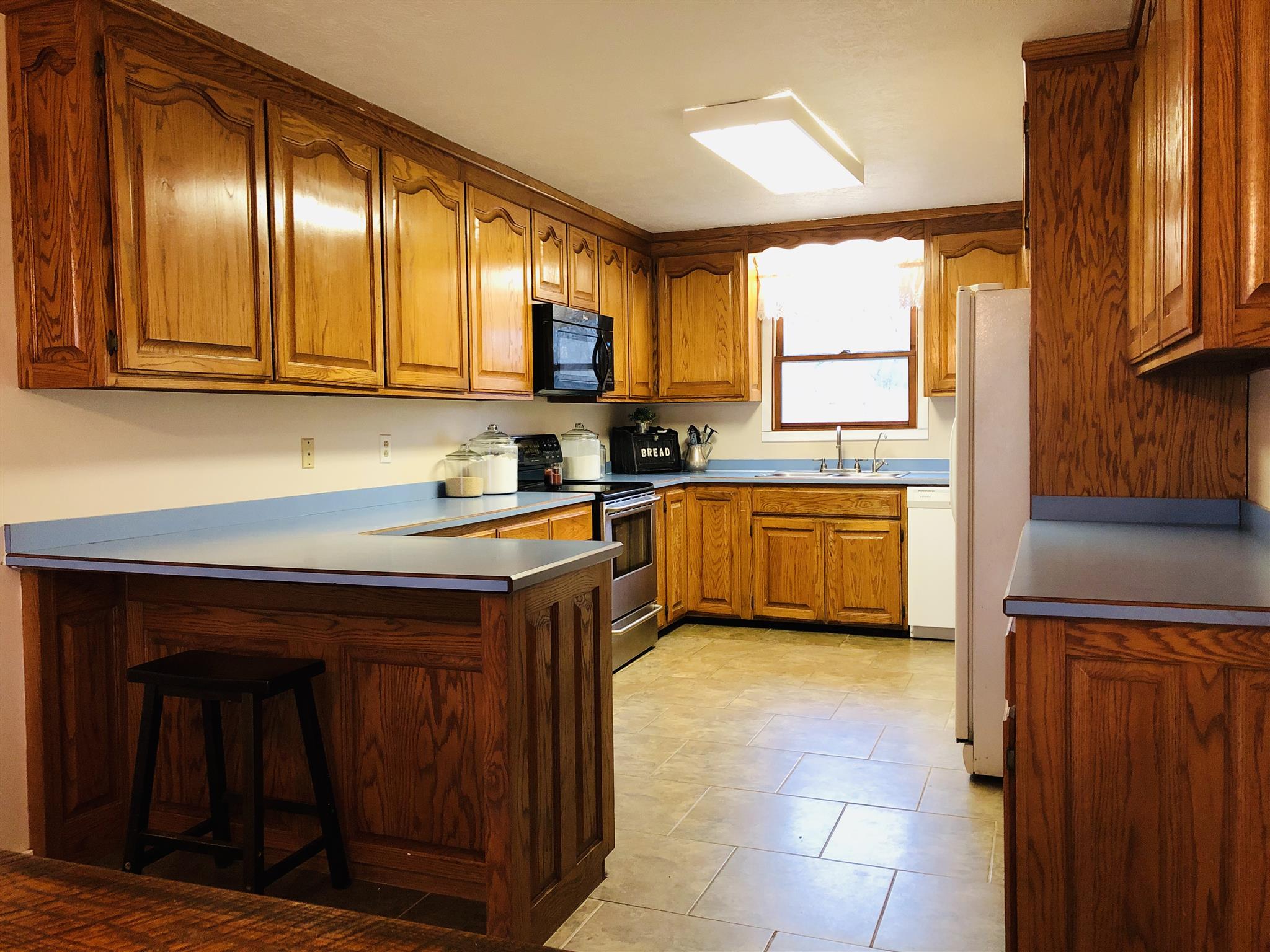 1087 White Bluff Road White Bluff, TN 37187 - Photo 11 of 30 Spacious kitchen with lots of cabinet space