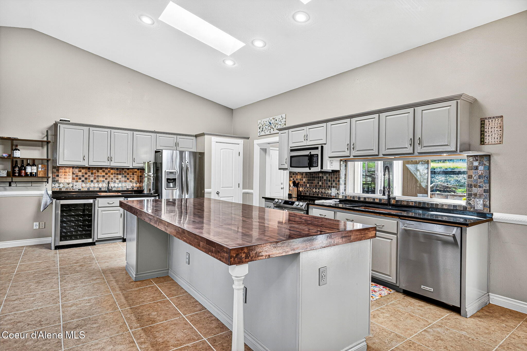 18341 West Highway 53 Rathdrum, ID 83858 - Photo 6 of 36 Kitchen