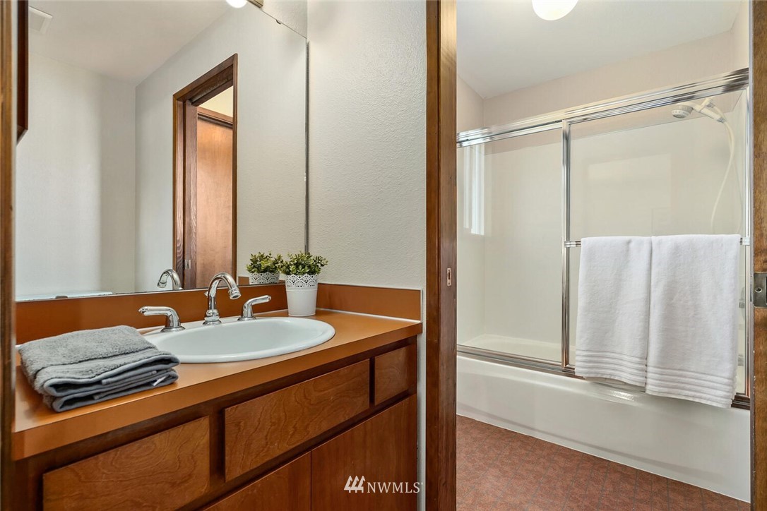 31748 West Rutherford Street Carnation, WA 98014 - Photo 12 of 24 Gallery Image 12
