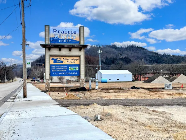 $2 | 700 East Blackhawk Avenue, Prairie du Chien, WI 53821