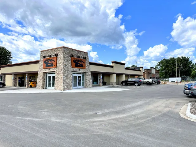 $2 | 700 East Blackhawk Avenue, Prairie du Chien, WI 53821