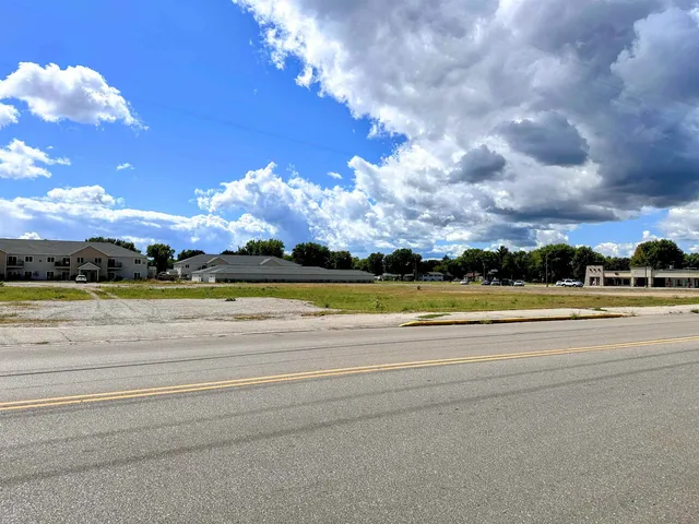 $2 | 700 East Blackhawk Avenue, Prairie du Chien, WI 53821