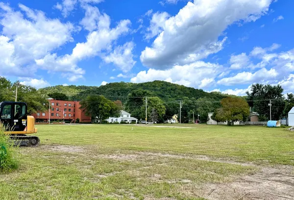 $2 | 700 East Blackhawk Avenue, Prairie du Chien, WI 53821