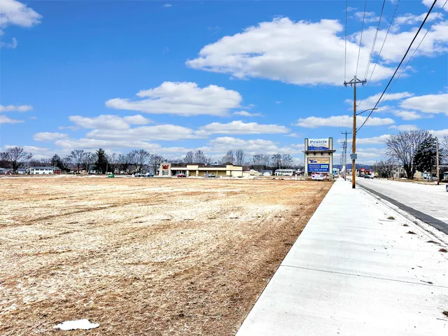 $2 | 700 East Blackhawk Avenue, Prairie du Chien, WI 53821