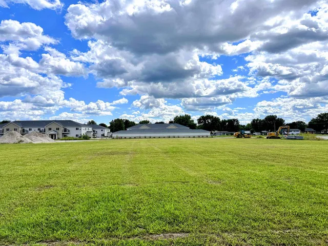 $2 | 700 East Blackhawk Avenue, Prairie du Chien, WI 53821