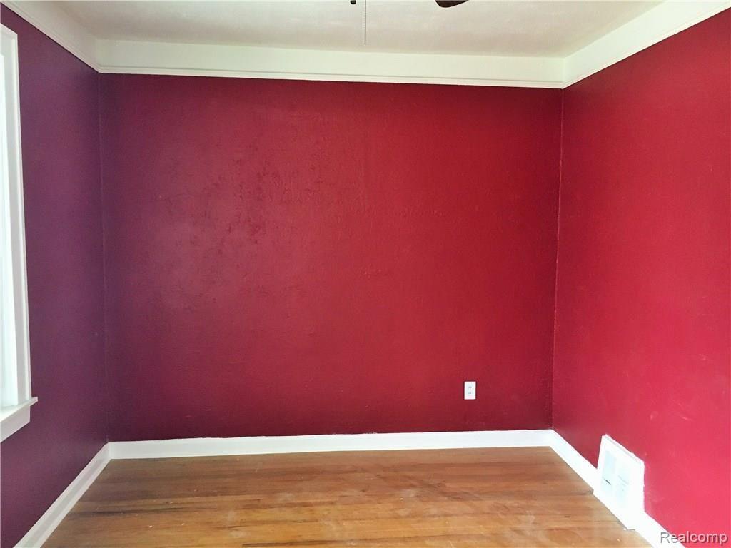 18051 Ruth Street Melvindale, MI 48122 - Photo 3 of 14 R 10.JPG