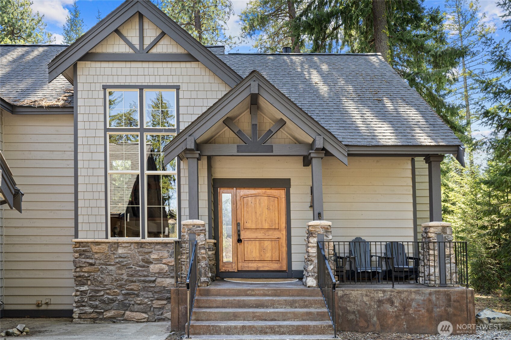110 Larkspur Loop Cle Elum, WA 98922 - Photo 2 of 40 a front view of a house with a yard