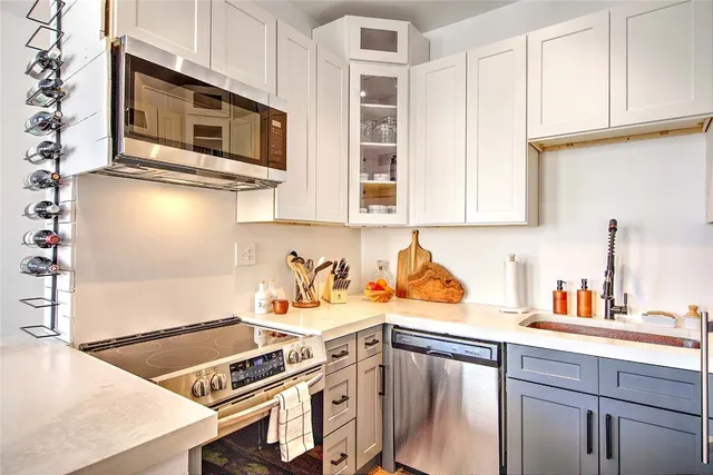 $395,000 | 385 Westminster Street, Unit 3E, Providence, RI 02903