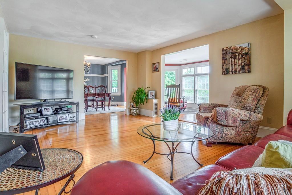 37 Old Sudbury Road Wayland, MA 01778 - Photo 7 of 26