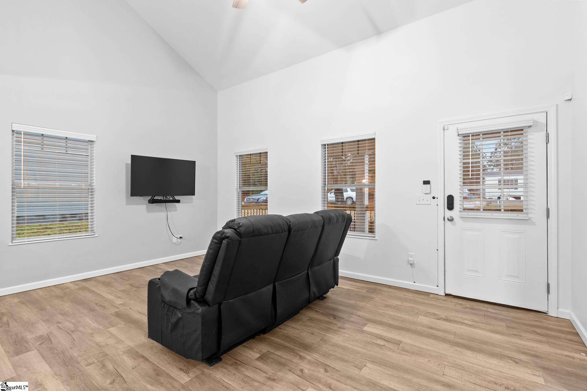 109 Colleton Lane Clinton, SC 29325 - Photo 5 of 30