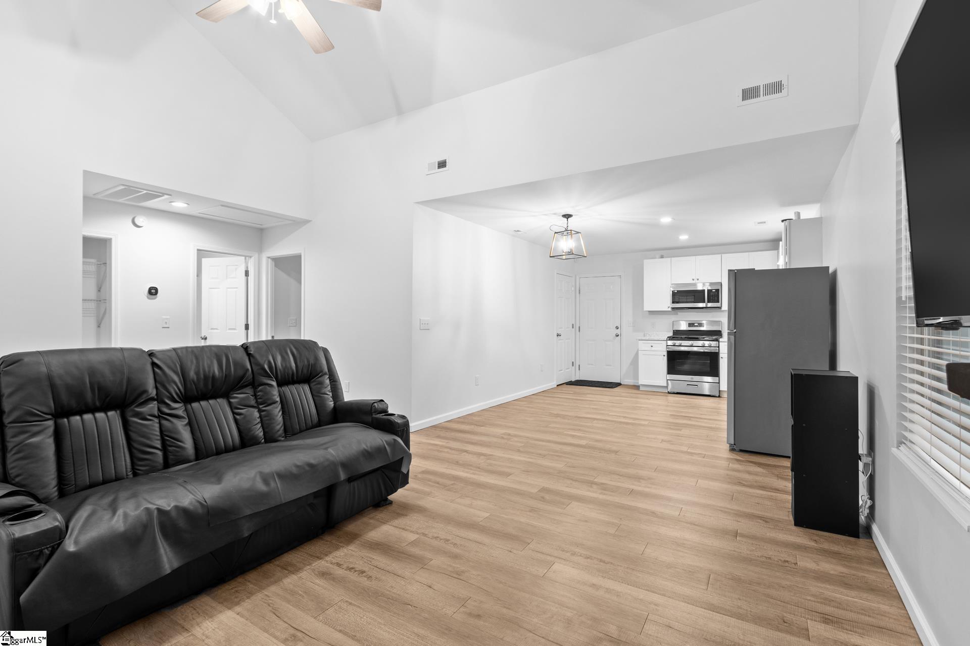 109 Colleton Lane Clinton, SC 29325 - Photo 6 of 30