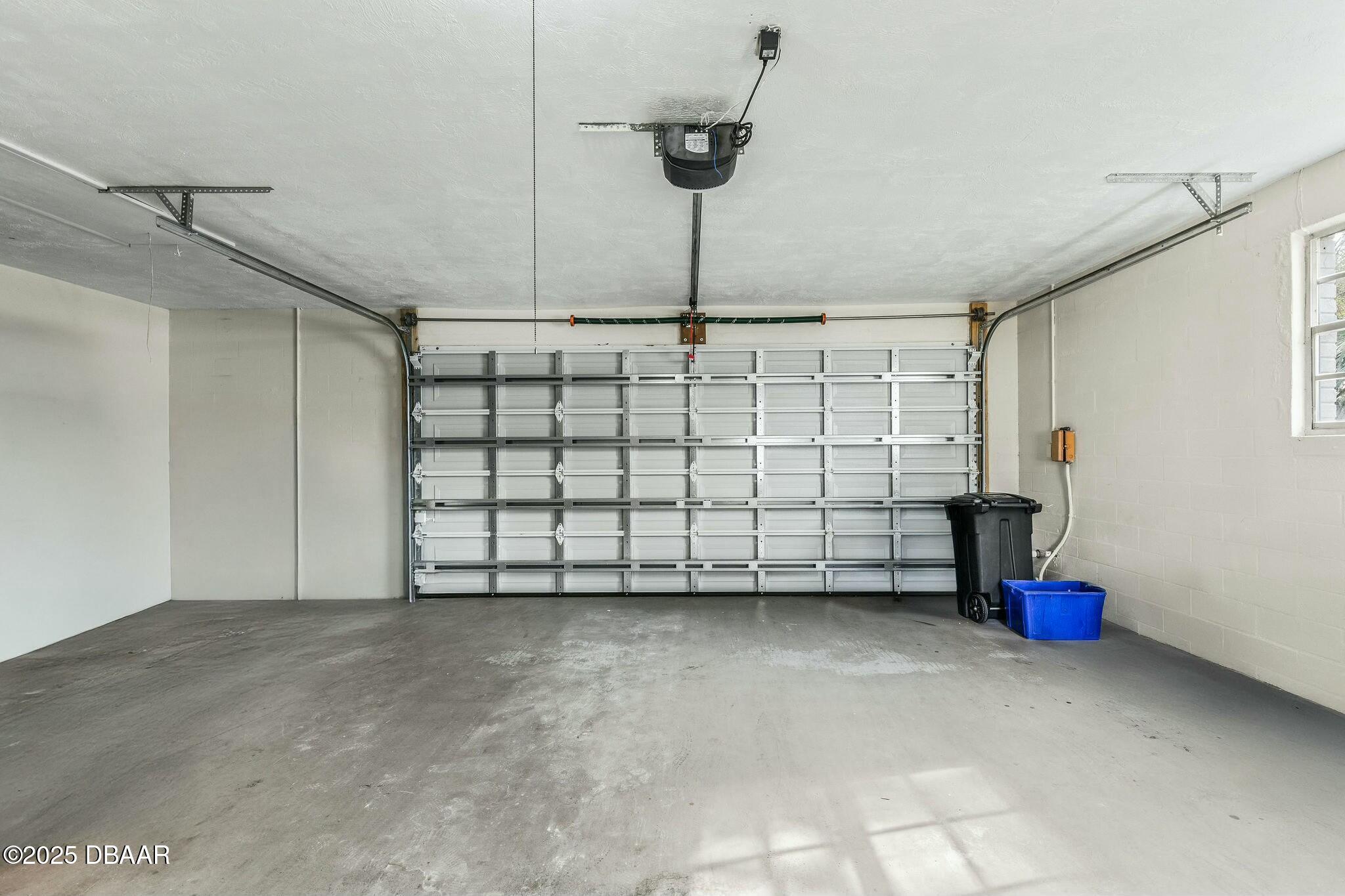 860 Lindenwood Circle Ormond Beach, FL 32174 - Photo 32 of 44 garage