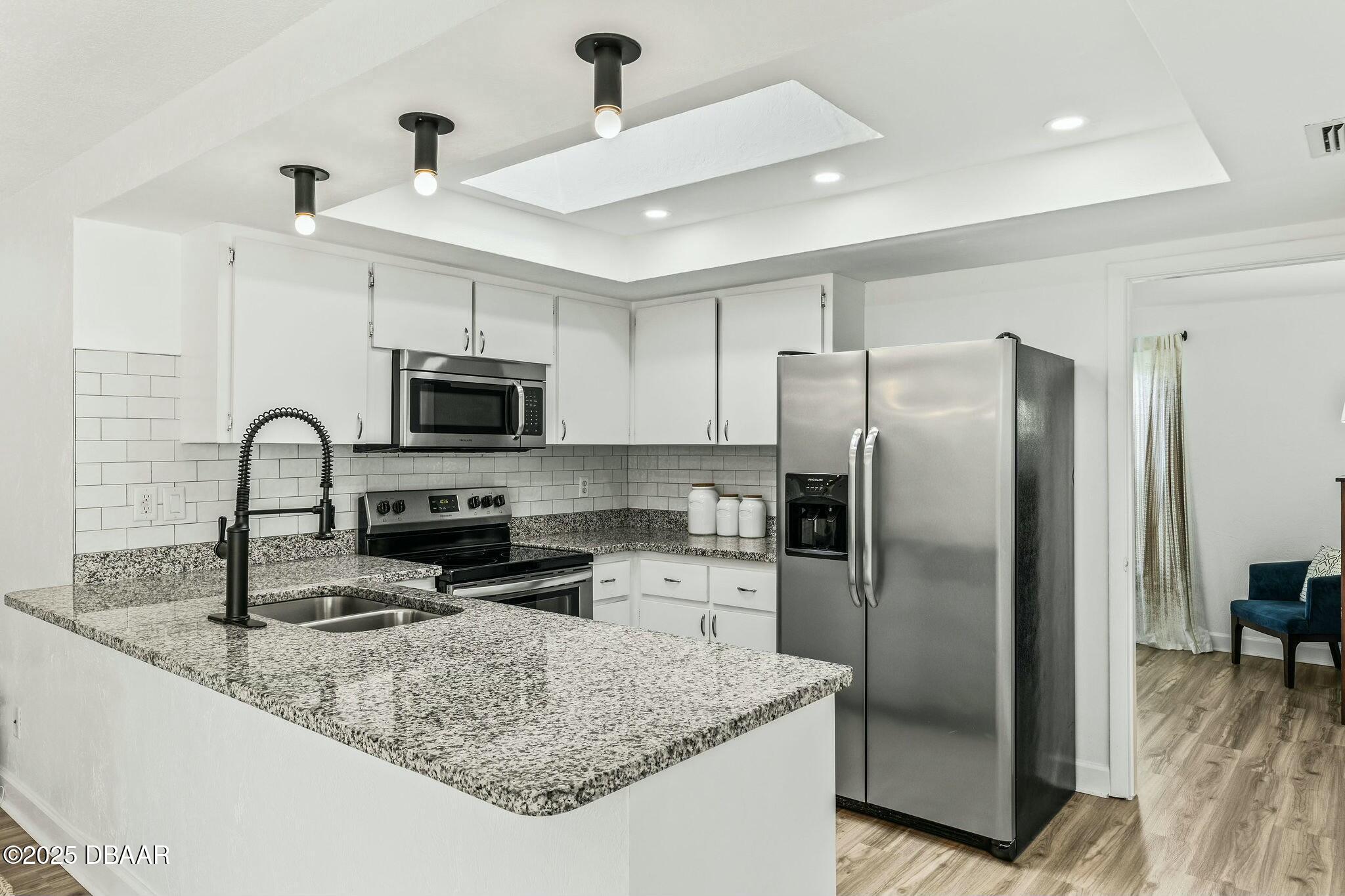 860 Lindenwood Circle Ormond Beach, FL 32174 - Photo 9 of 44 kitchen