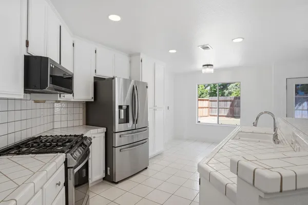 $549,999 | 4002 Heartland Way, Turlock, CA 95382