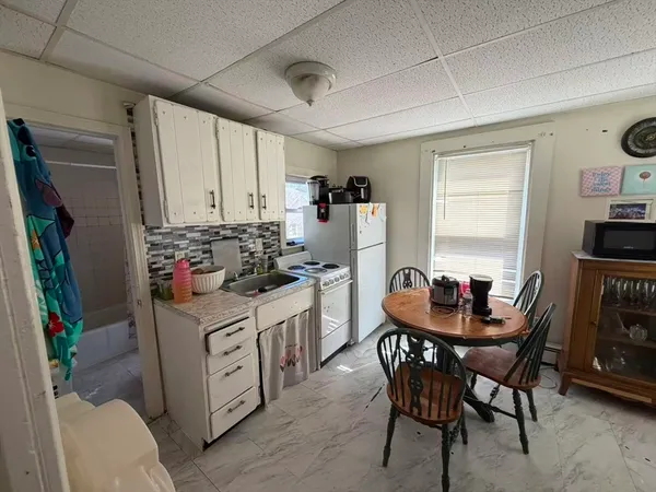 $1,550 | 48 Waverly Place, Unit 2, Melrose, MA 02176