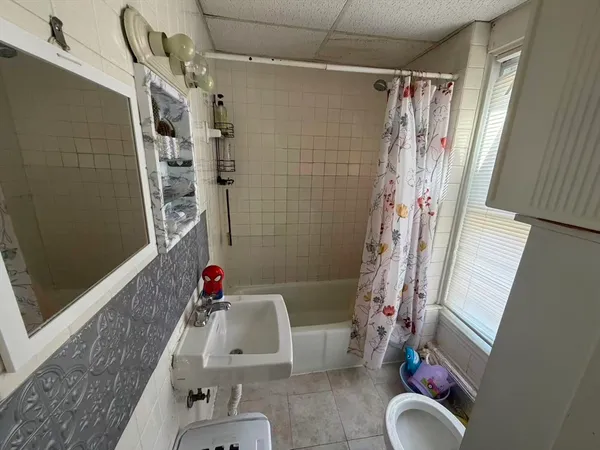 $1,550 | 48 Waverly Place, Unit 2, Melrose, MA 02176