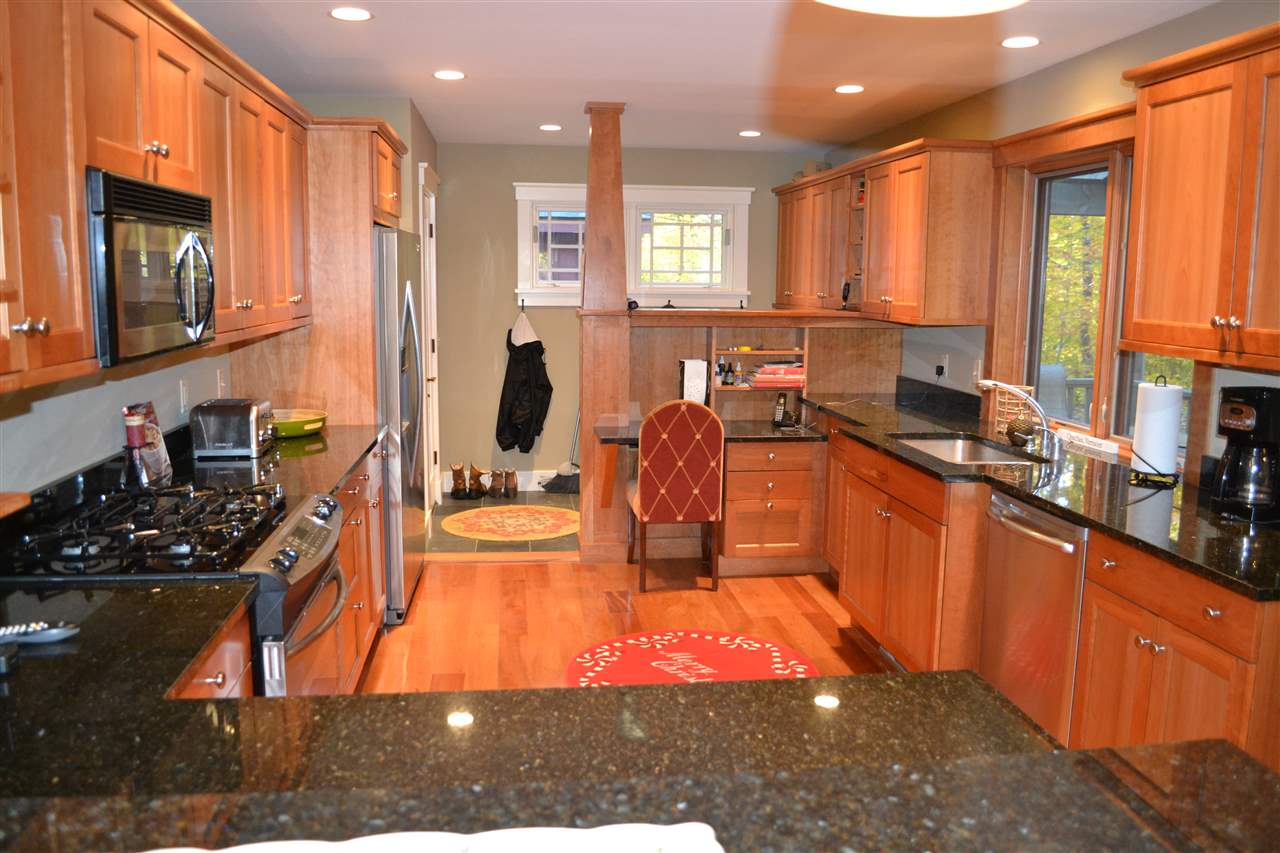 1596 Willard Road Hartford, VT 05059 - Photo 7 of 29 Gallery Image 7
