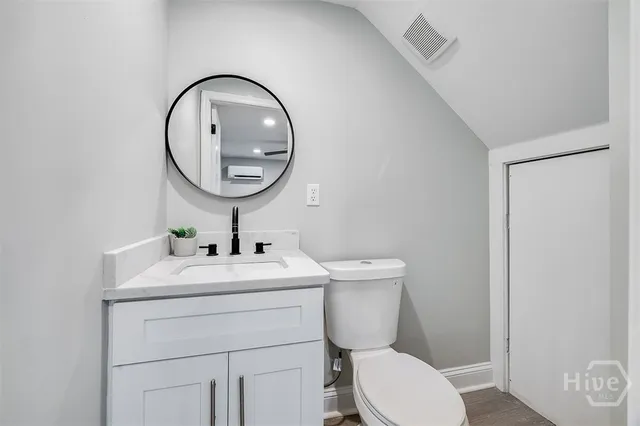 $2,000 | 318 East 45th Street, Unit STUDIO, Savannah, GA 31405