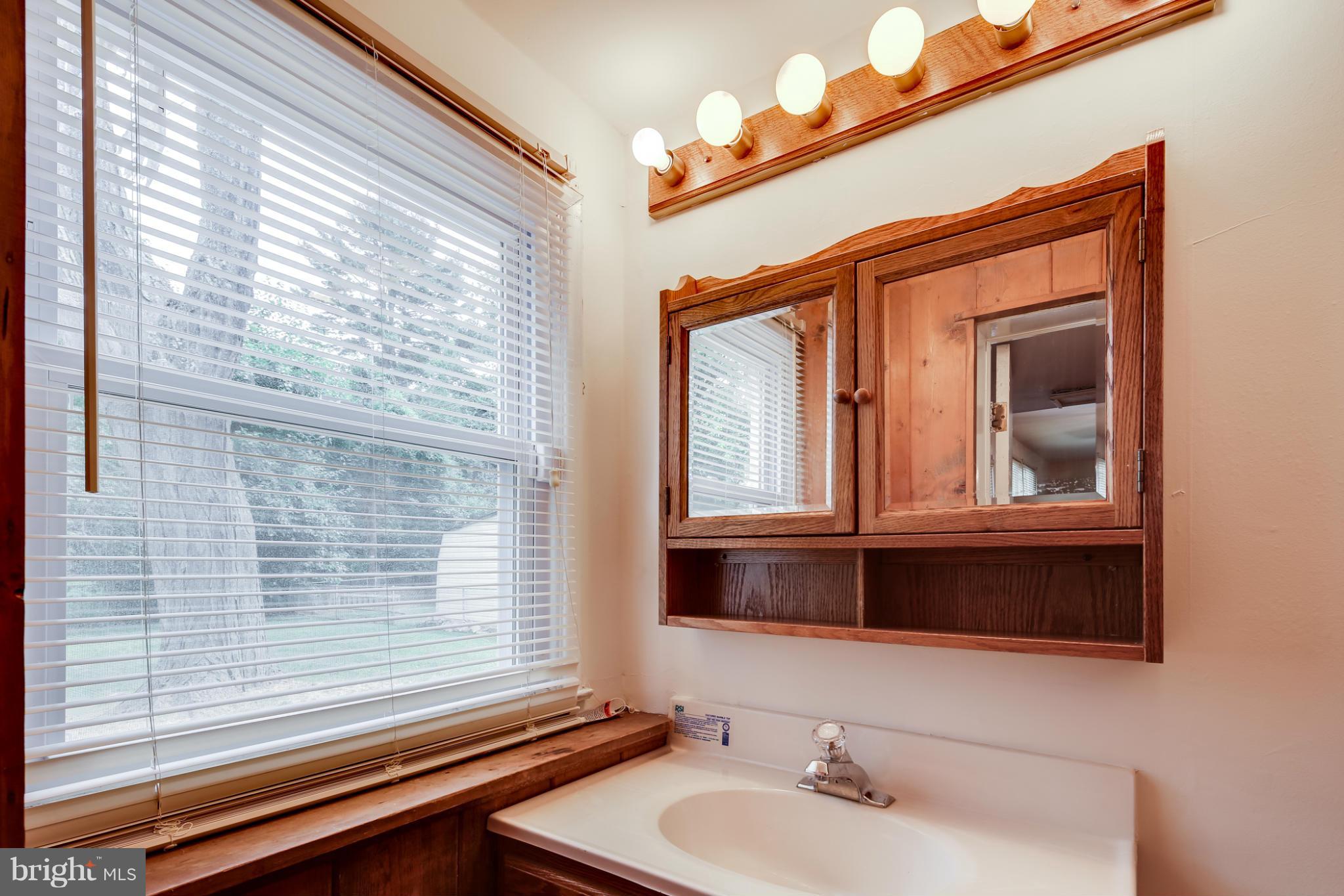 1325 Robin Road Baltimore, MD 21208 - Photo 14 of 27 Bath