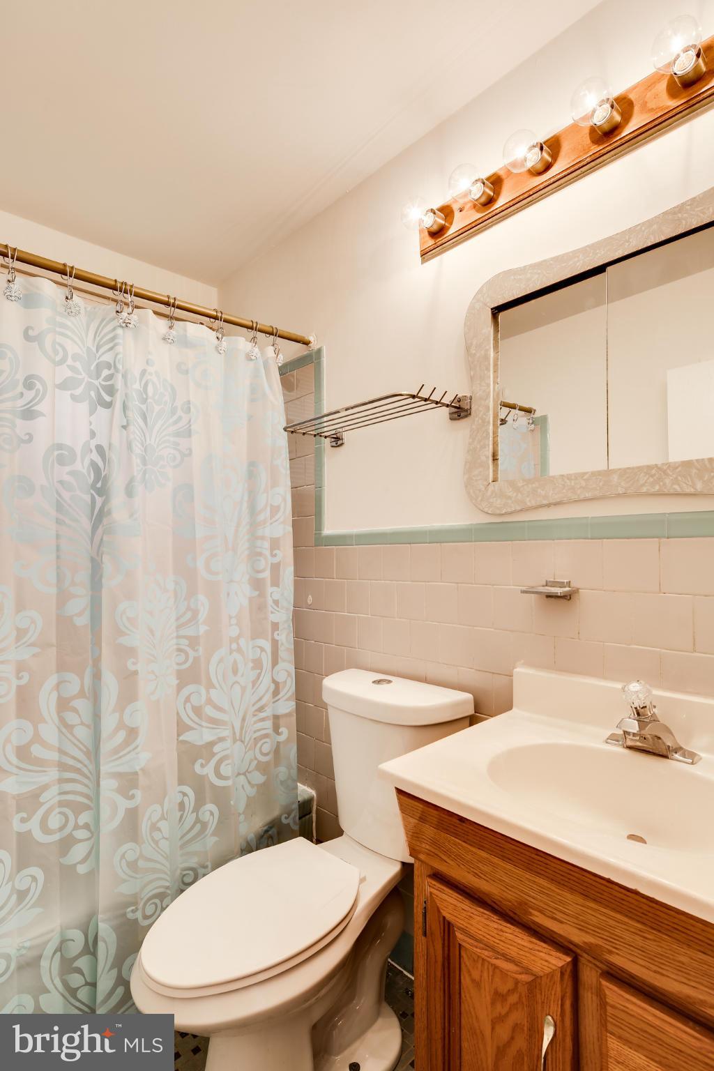 1325 Robin Road Baltimore, MD 21208 - Photo 16 of 27 Bath