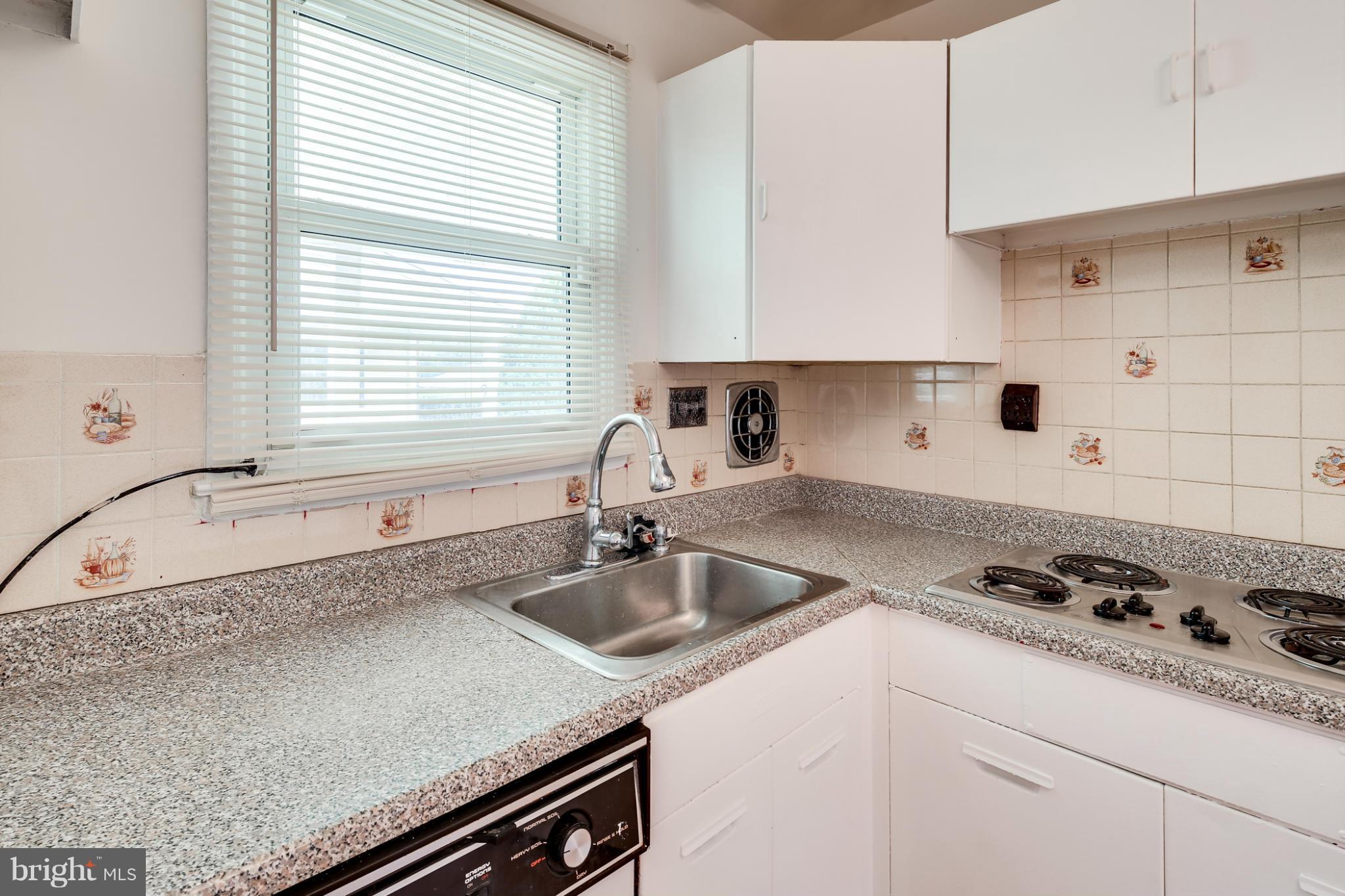 1325 Robin Road Baltimore, MD 21208 - Photo 8 of 27 Kitchen