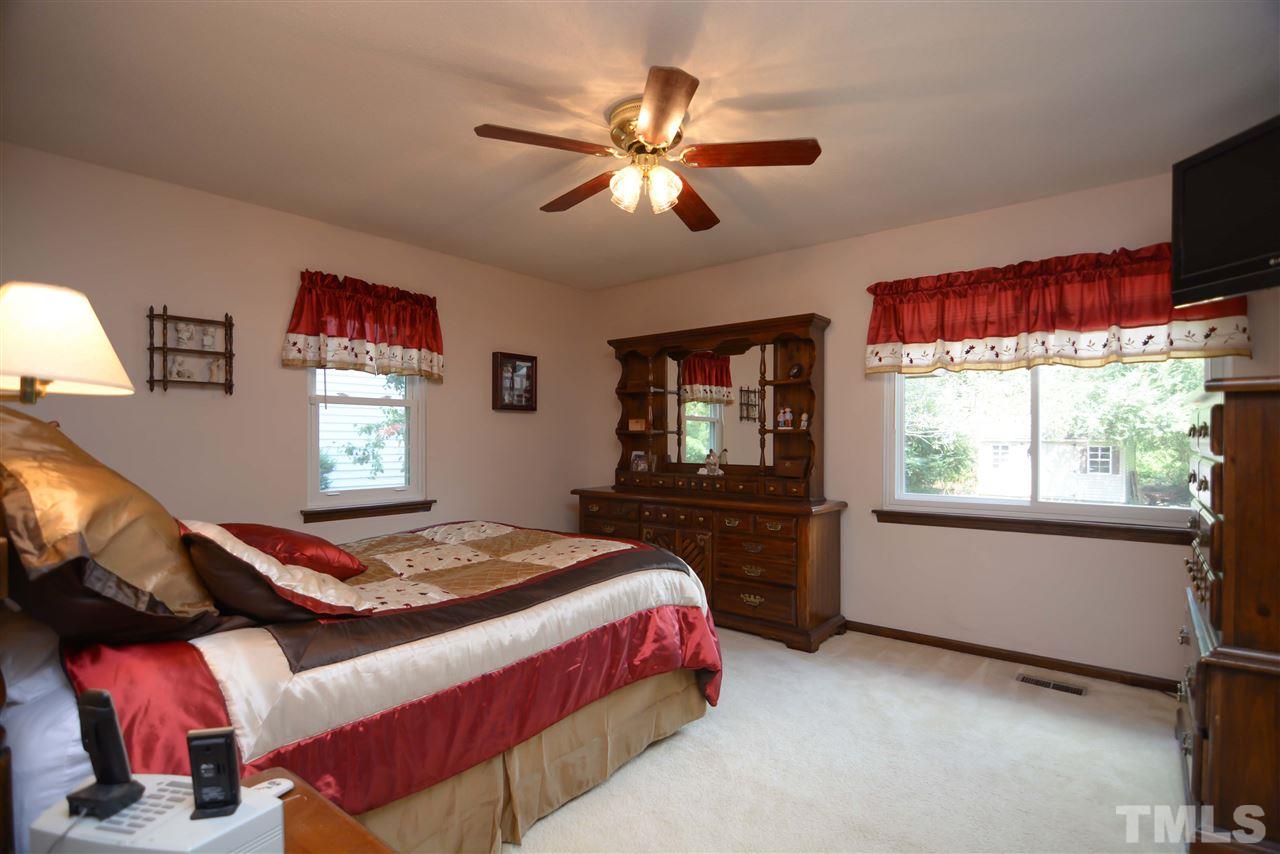 5417 Old Towne Road Raleigh, NC 27612 - Photo 8 of 13