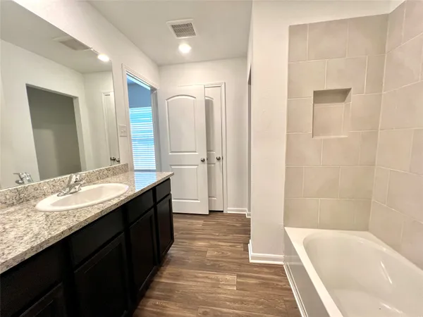 $1,595 | 4130 Trail De Paris New Braunfels Tx 78132, New Braunfels, TX 78132