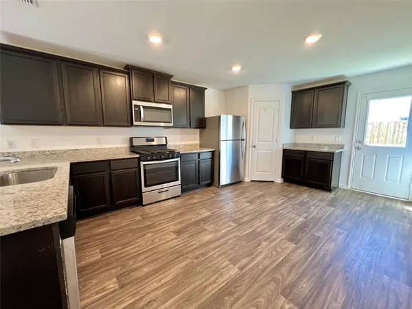 $1,595 | 4130 Trail De Paris New Braunfels Tx 78132, New Braunfels, TX 78132