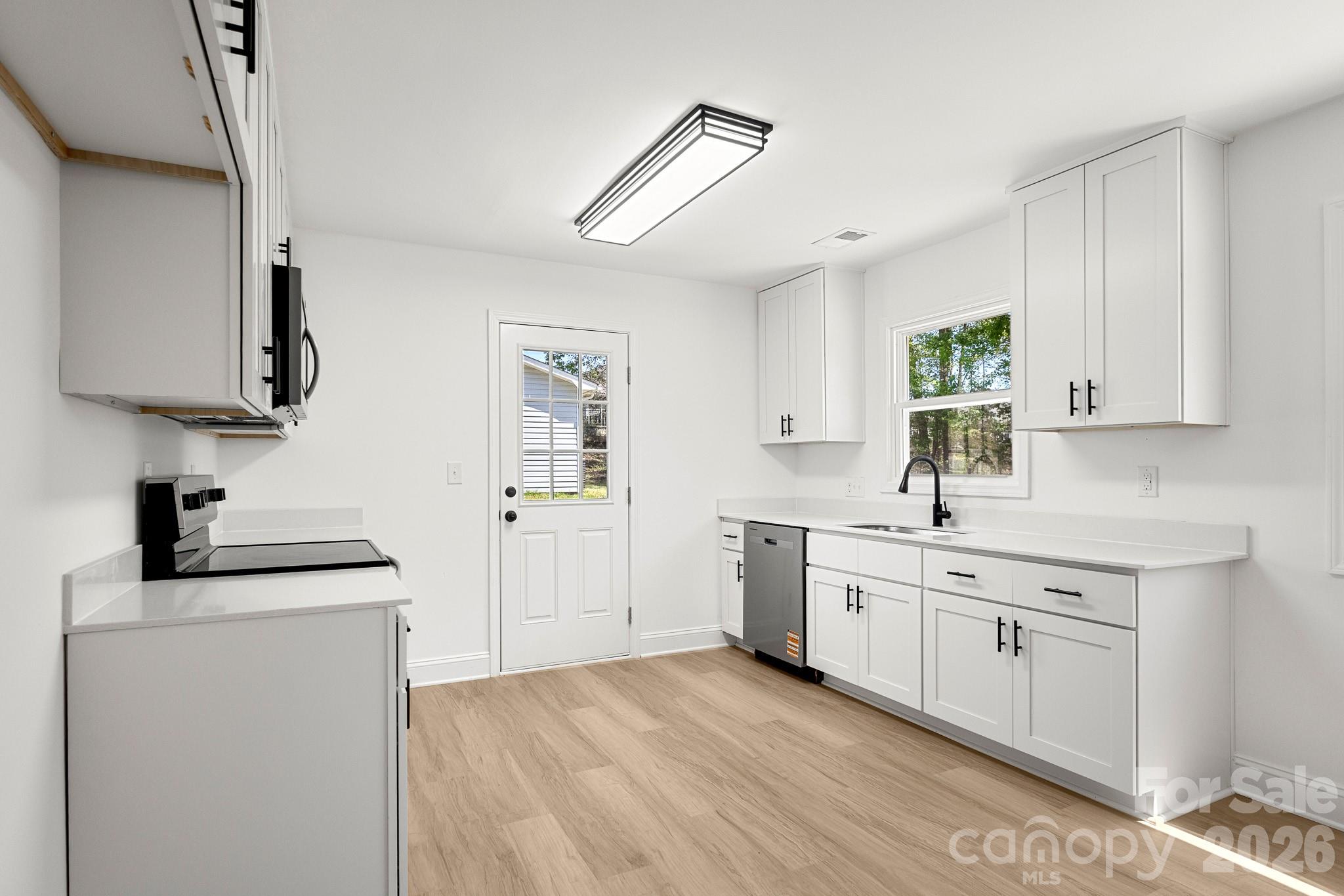 410 York Road Troutman, NC 28166 - Photo 7 of 35