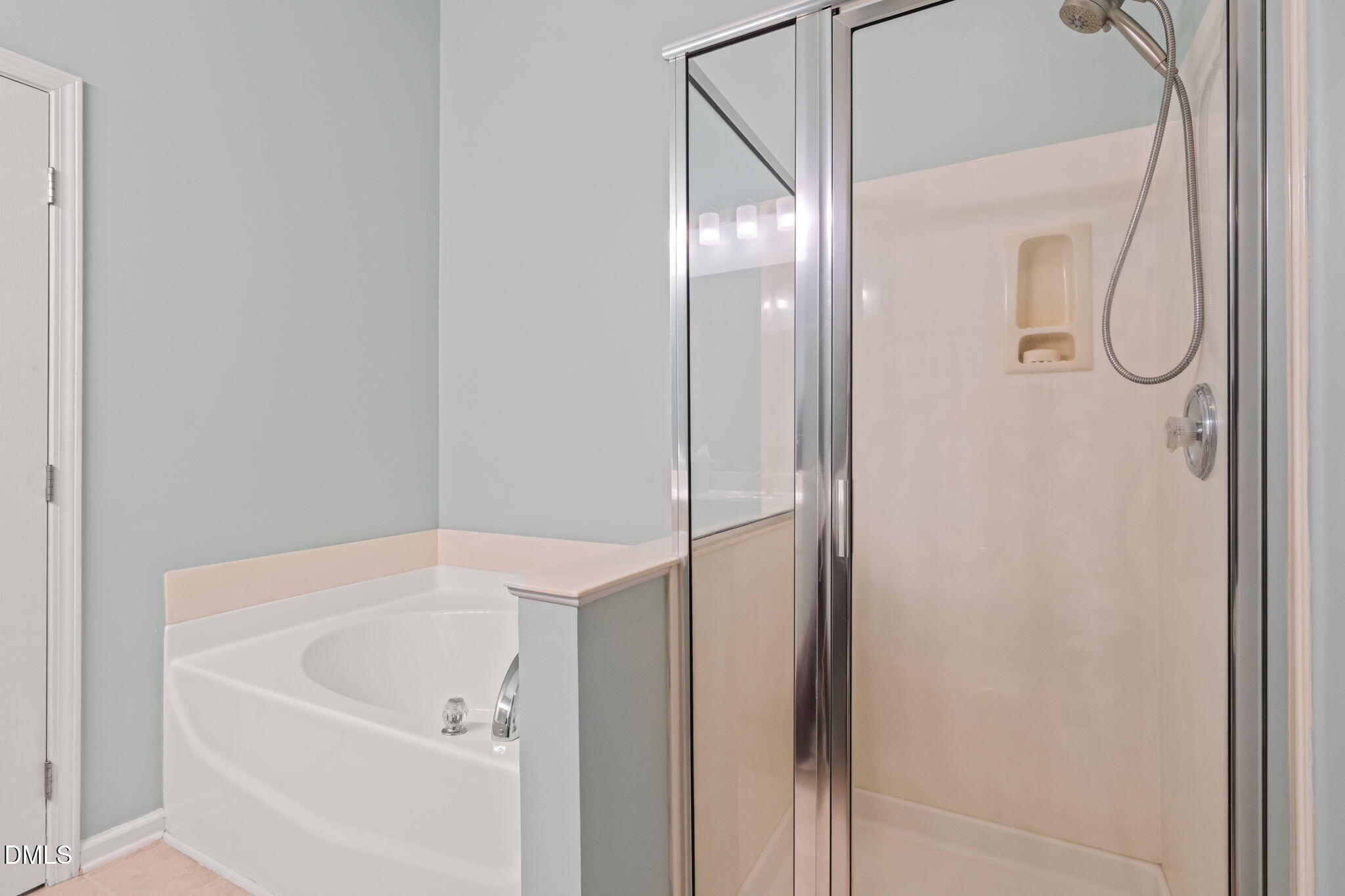 5938 Hourglass Court Raleigh, NC 27612 - Photo 26 of 42 Primary Bath