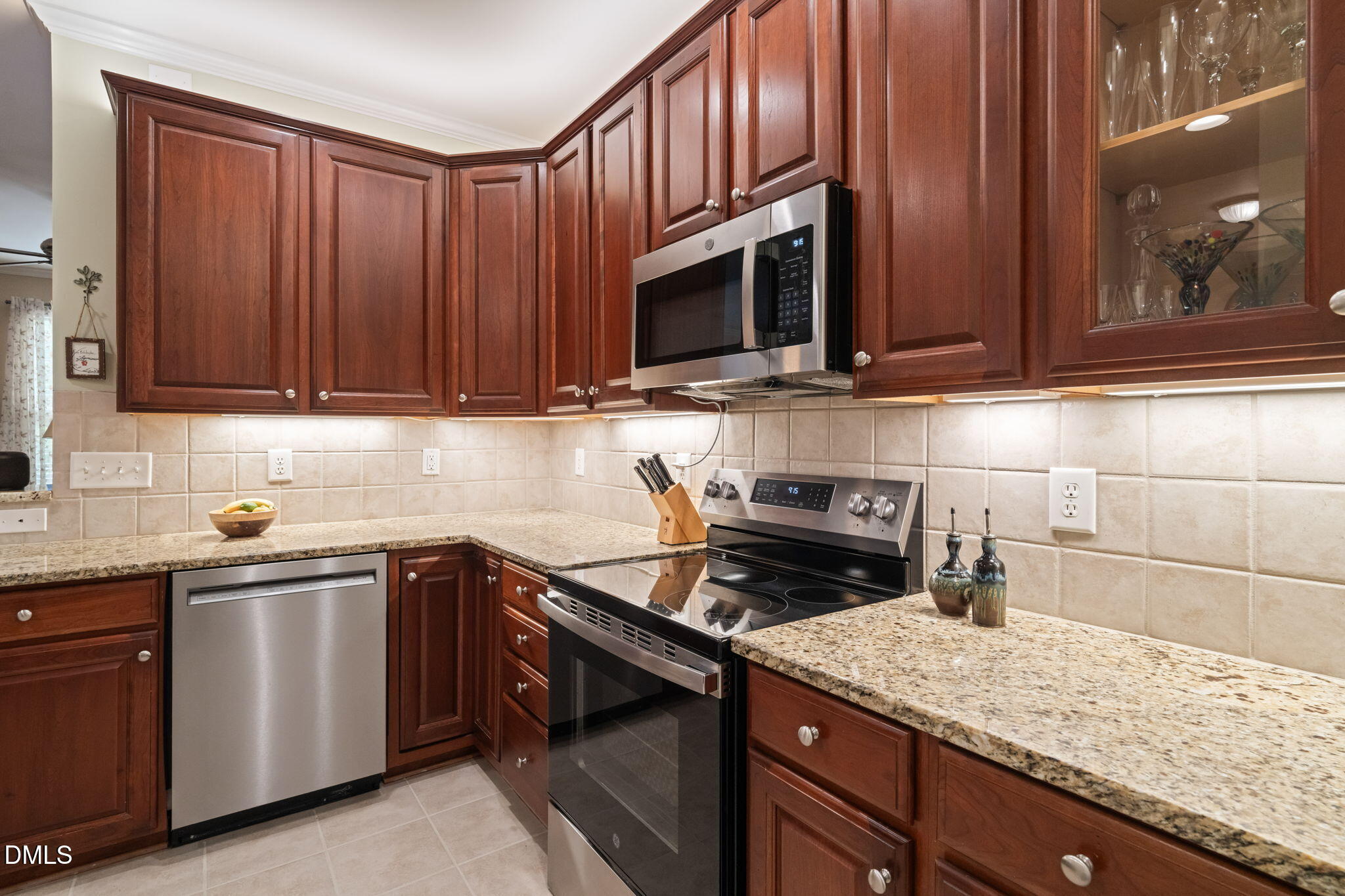 5938 Hourglass Court Raleigh, NC 27612 - Photo 6 of 42 Kitchen