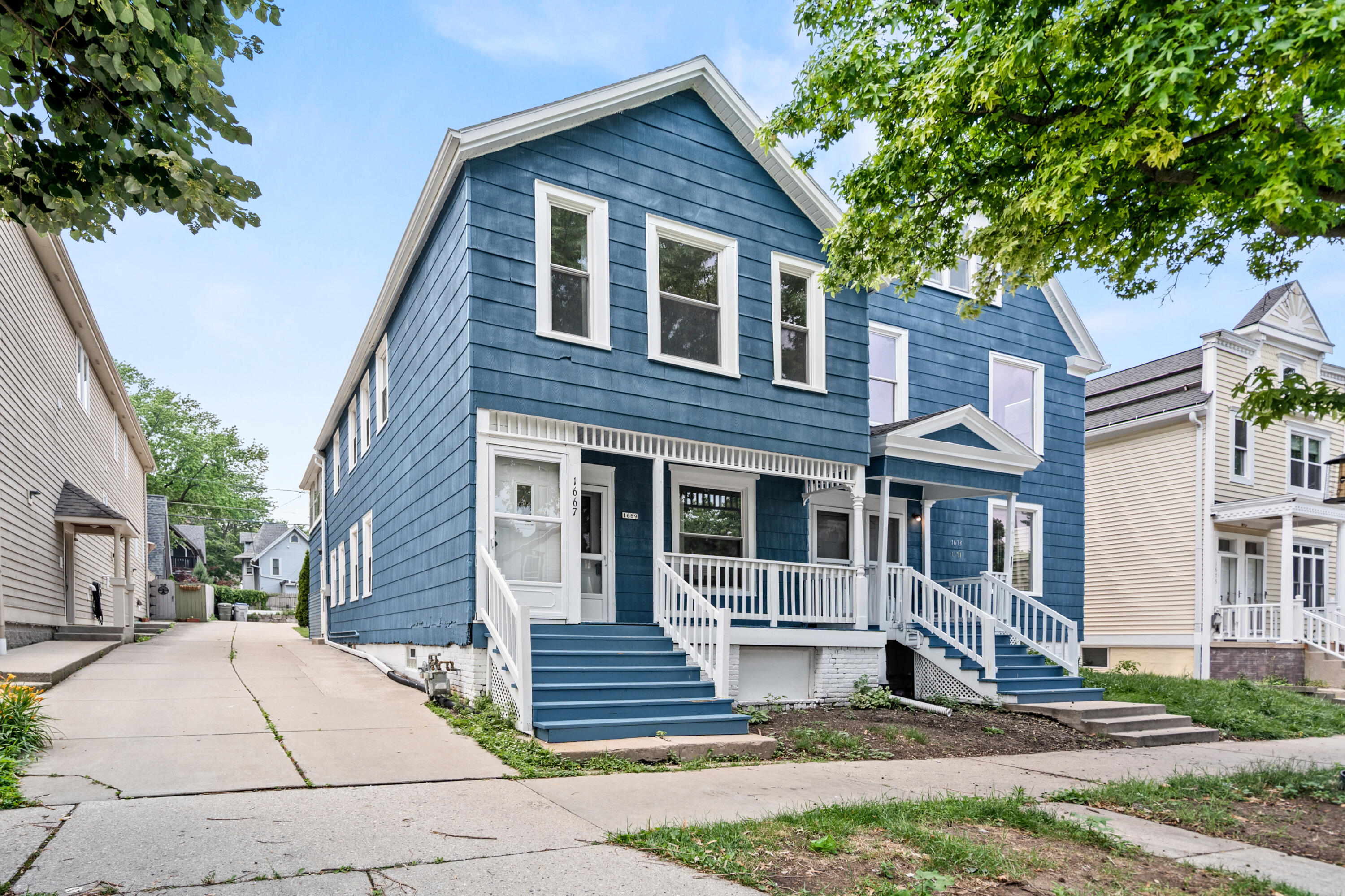 1667 North Franklin Pl Unit 1669  