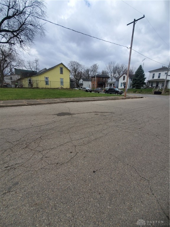 453 East Pleasant Street Springfield, OH 45505 - Photo 3 of 5