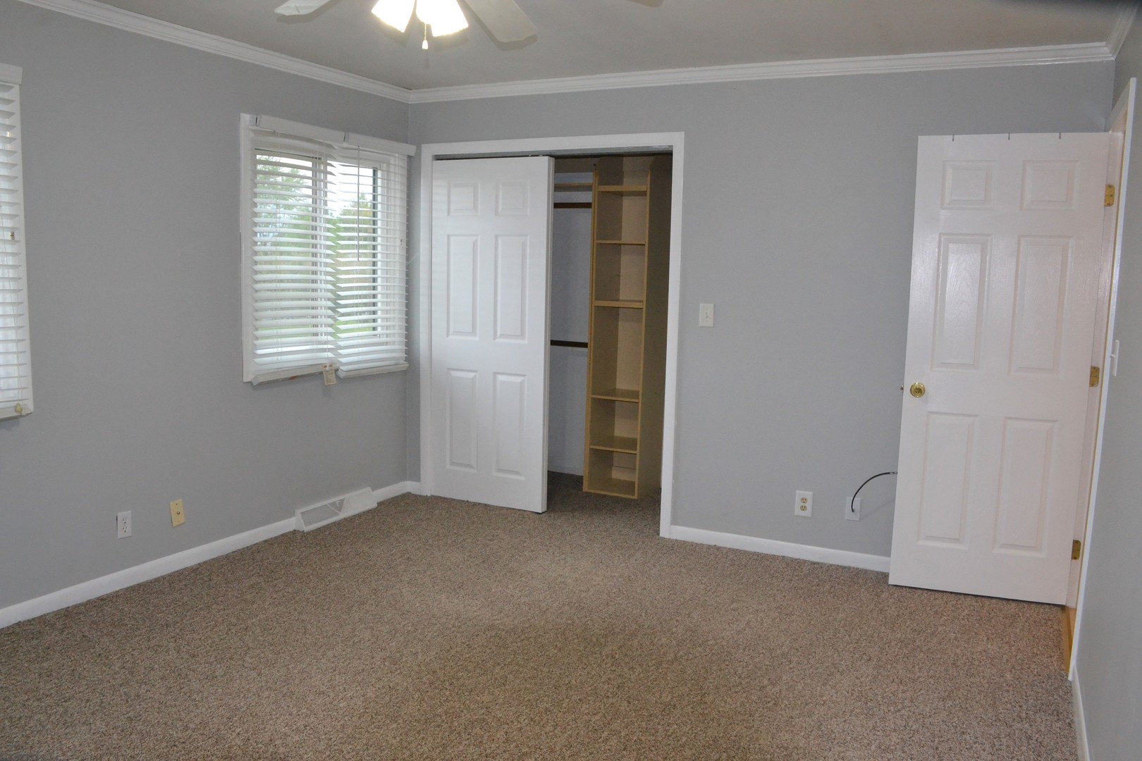 406 Circlegate Road New Lenox, IL 60451 - Photo 13 of 28