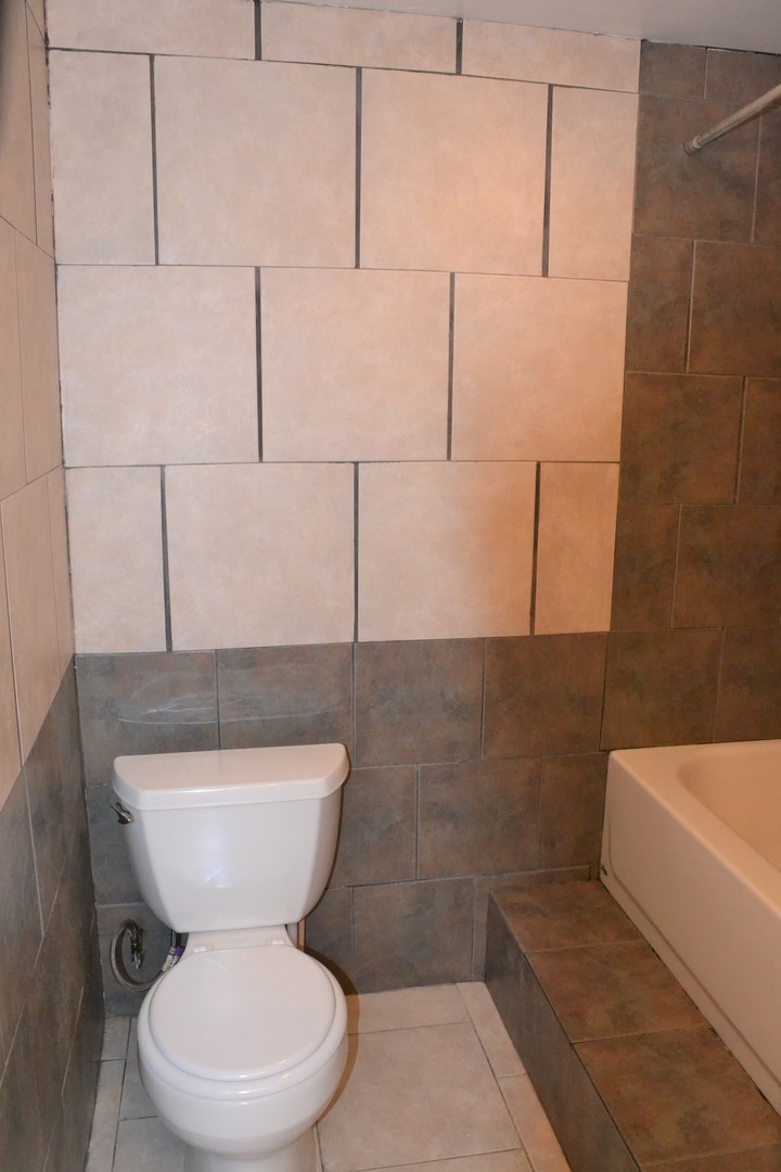 406 Circlegate Road New Lenox, IL 60451 - Photo 20 of 28