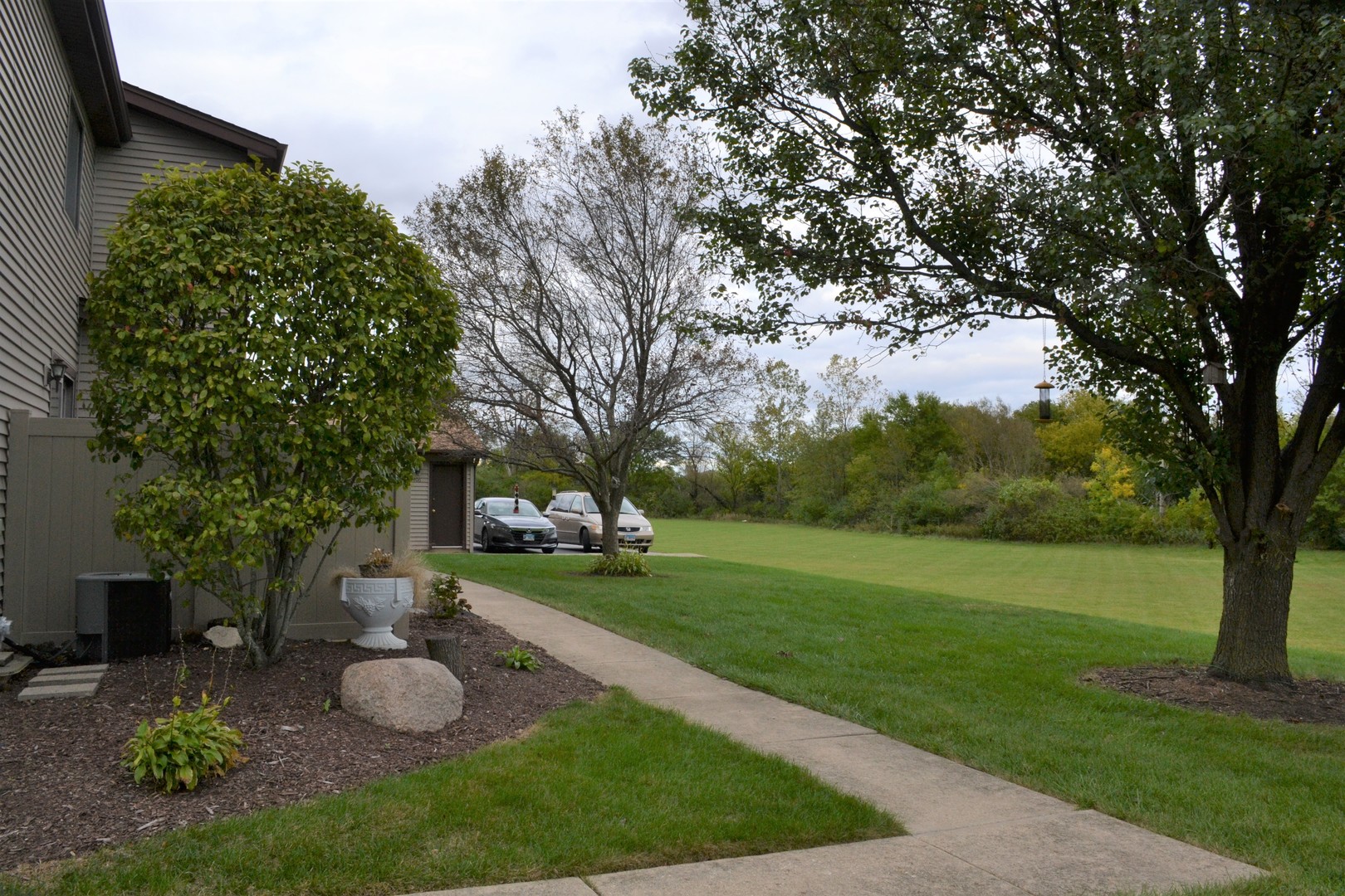 406 Circlegate Road New Lenox, IL 60451 - Photo 3 of 28
