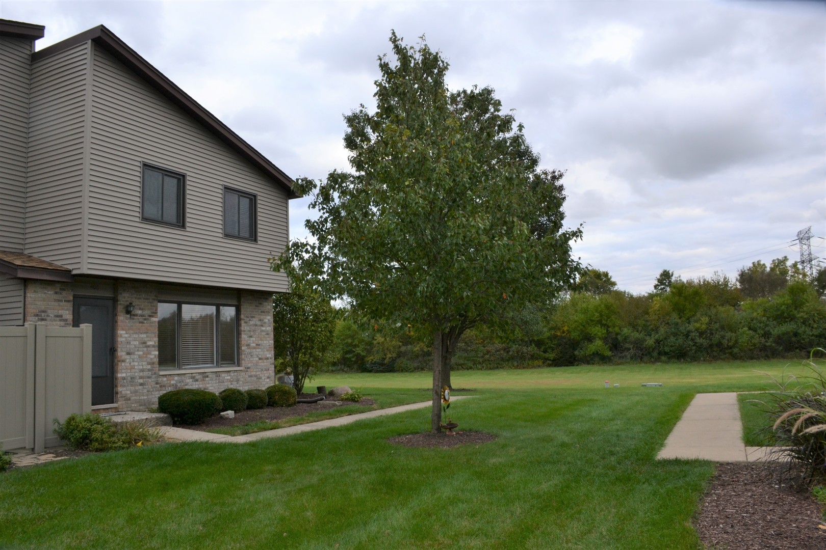 406 Circlegate Road New Lenox, IL 60451 - Photo 4 of 28