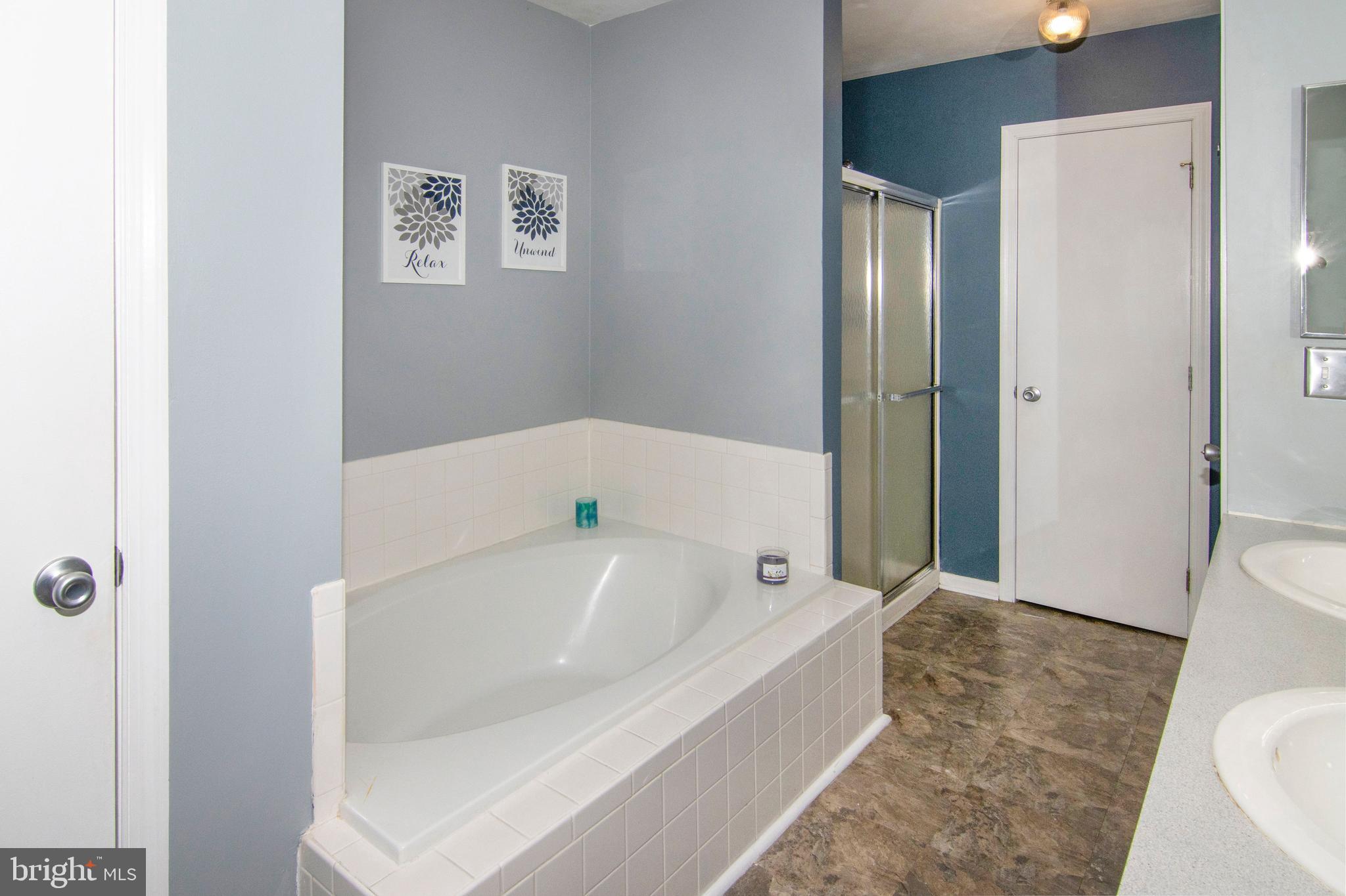 45 Wiltons Landing Road Sicklerville, NJ 08081 - Photo 30 of 48 Master Bathroom: Garden Tub