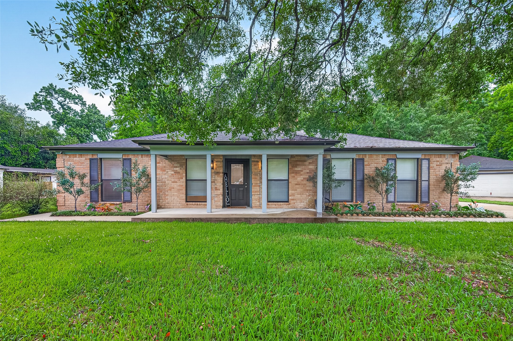 548 Brandon Road Conroe, TX 77302 - Photo 1 of 37 Welcome home to 548 Brandon Rd in the established River Plantation community