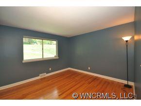 17 Beaverbrook Road Asheville, NC 28804 - Photo 6 of 13 Gallery Image 6