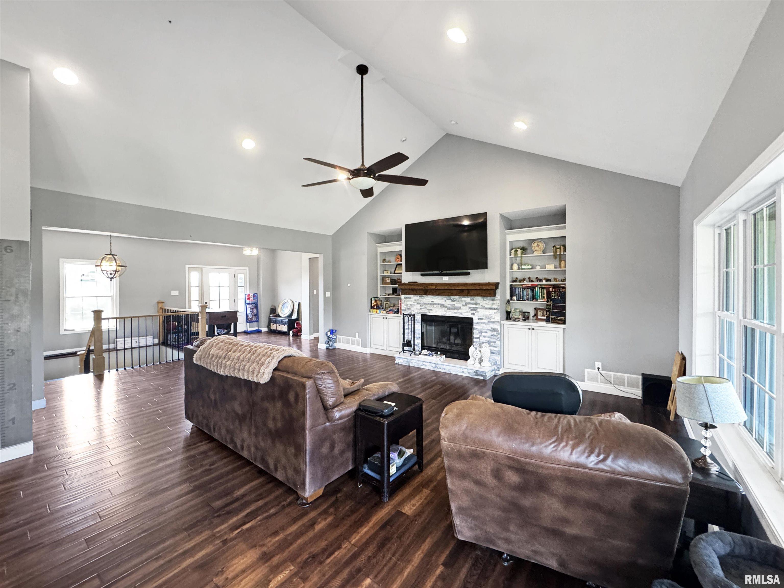 17301 Sandy Bend Road Rushville, IL 62681 - Photo 5 of 24