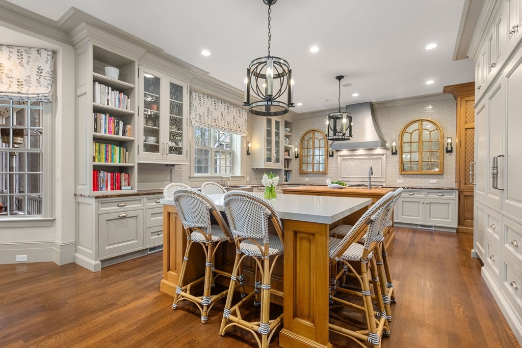 55 Old Farm Road Wellesley, MA 02481 - Photo 3 of 41